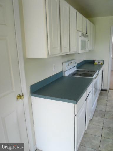 1543 Matthewstown Road Hanover, MD 21076 - Photo 3 of 15 Kitchen