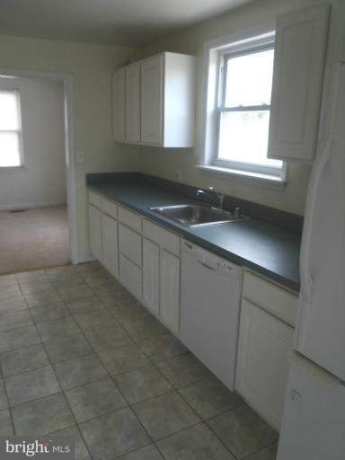 1543 Matthewstown Road Hanover, MD 21076 - Photo 4 of 15 Kitchen