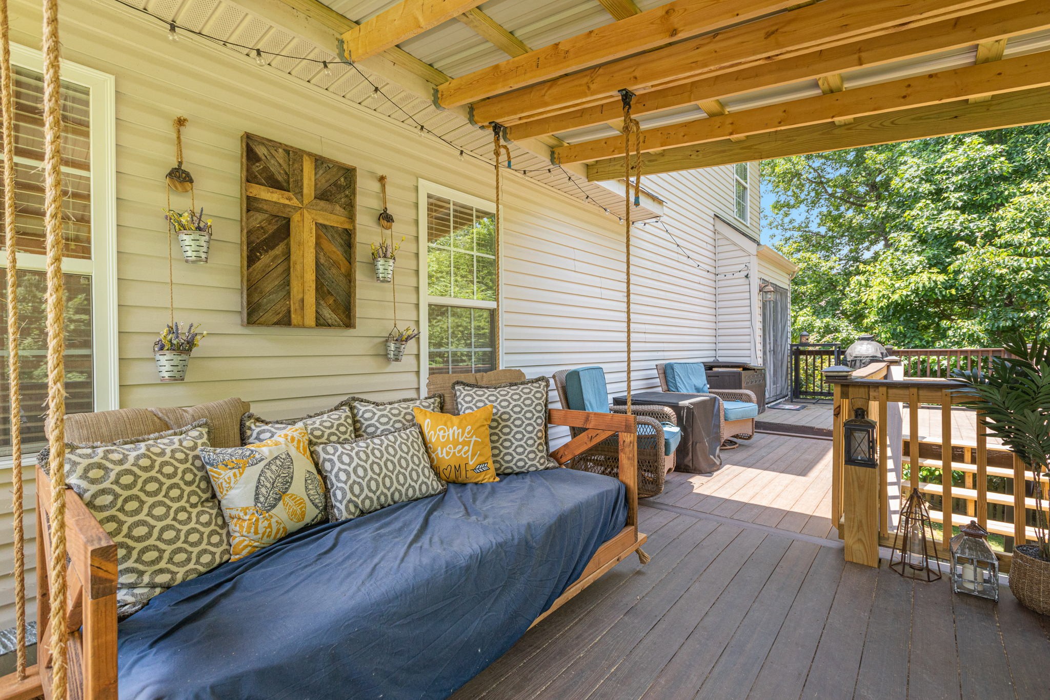 944 Pebble Beach Circle Mount Juliet, TN 37122 - Photo 14 of 19 a view of sitting area with furniture and wooden floor