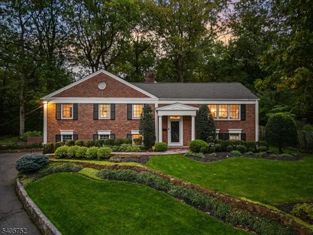 $1,525,000 | 16 Little Wolf Road, Summit, NJ 07901