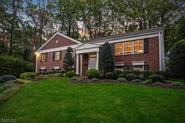 $1,525,000 | 16 Little Wolf Road, Summit, NJ 07901
