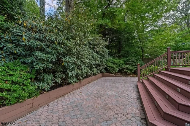 $1,525,000 | 16 Little Wolf Road, Summit, NJ 07901