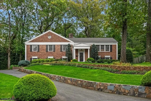 $1,525,000 | 16 Little Wolf Road, Summit, NJ 07901