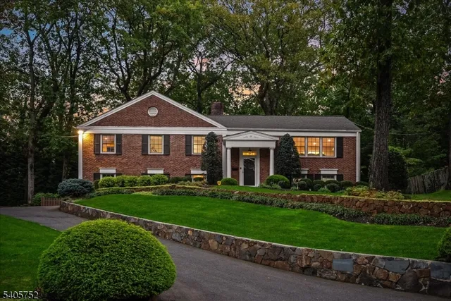 $1,525,000 | 16 Little Wolf Road, Summit, NJ 07901