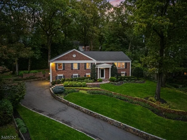 $1,525,000 | 16 Little Wolf Road, Summit, NJ 07901