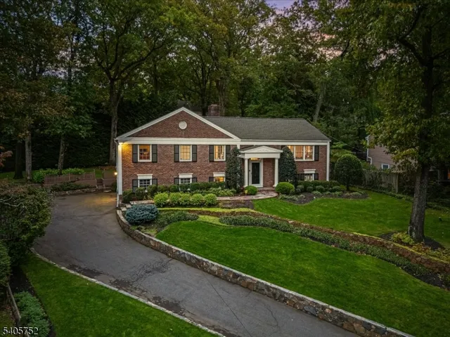 $1,525,000 | 16 Little Wolf Road, Summit, NJ 07901