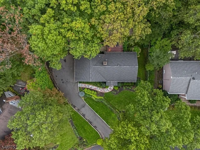 $1,525,000 | 16 Little Wolf Road, Summit, NJ 07901