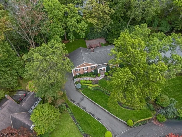 $1,525,000 | 16 Little Wolf Road, Summit, NJ 07901