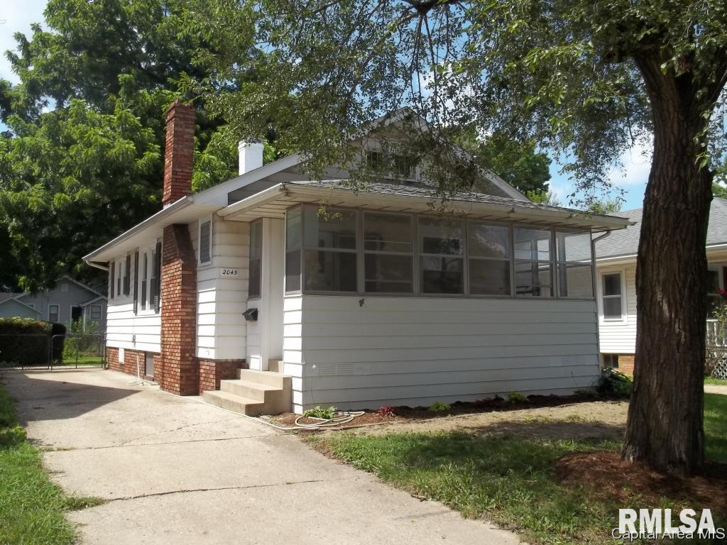 2045 North 8th Street Springfield, IL 62702 - Photo 1 of 22