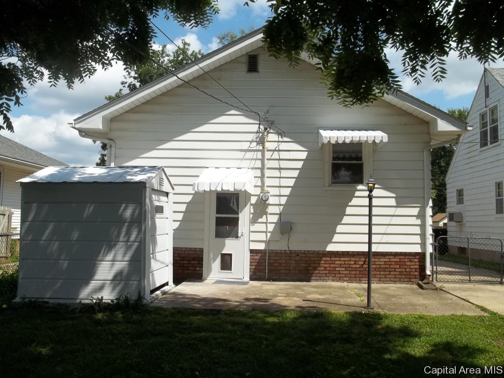 2045 North 8th Street Springfield, IL 62702 - Photo 17 of 22