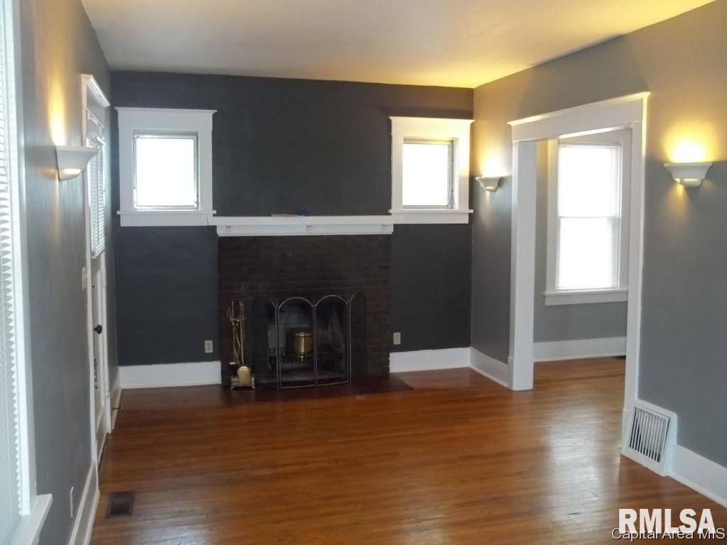 2045 North 8th Street Springfield, IL 62702 - Photo 3 of 22
