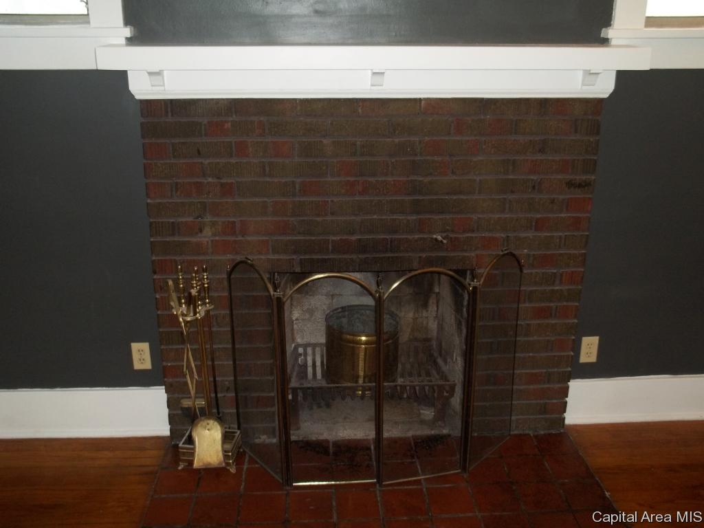 2045 North 8th Street Springfield, IL 62702 - Photo 5 of 22