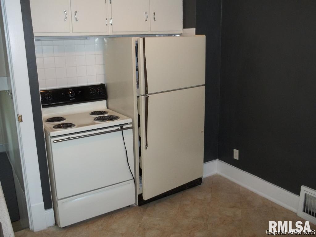 2045 North 8th Street Springfield, IL 62702 - Photo 7 of 22