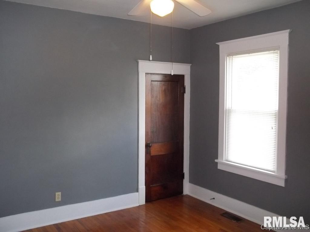 2045 North 8th Street Springfield, IL 62702 - Photo 9 of 22