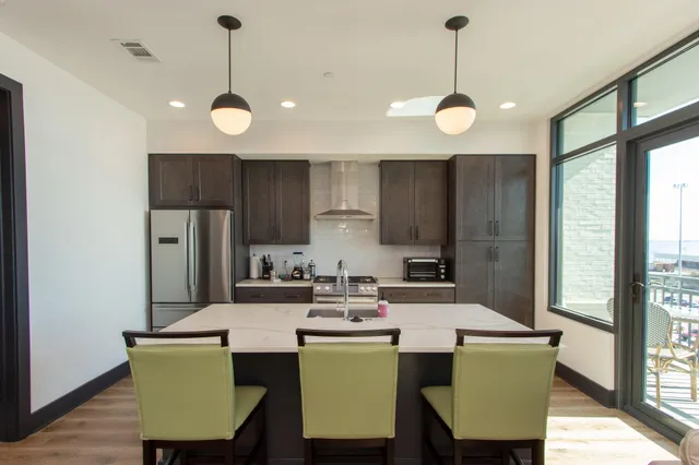 $5,300 | 5 Gadsdenboro Street, Unit 505, Charleston, SC 29401