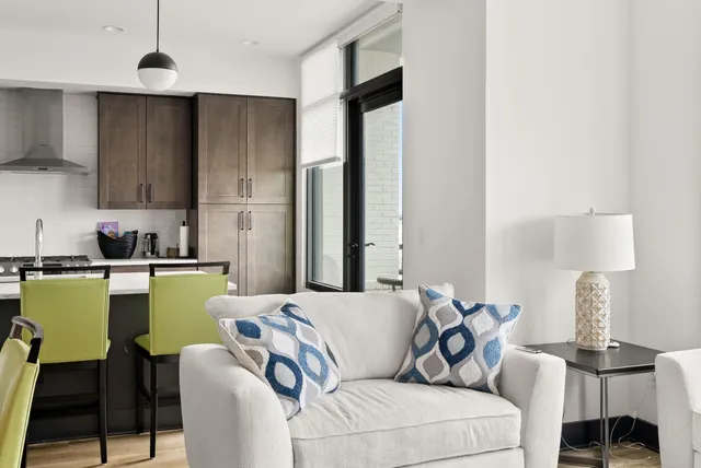 $5,300 | 5 Gadsdenboro Street, Unit 505, Charleston, SC 29401