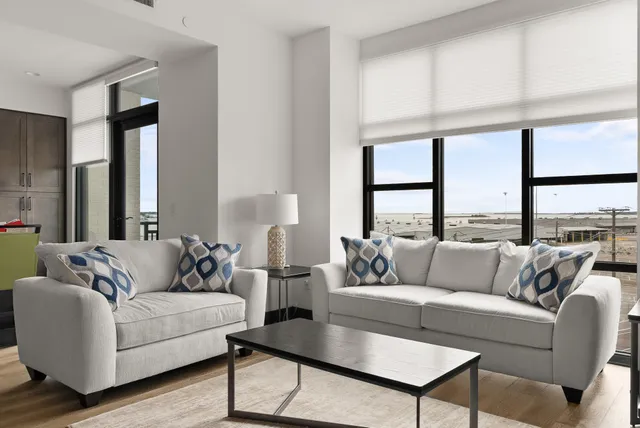 $5,300 | 5 Gadsdenboro Street, Unit 505, Charleston, SC 29401