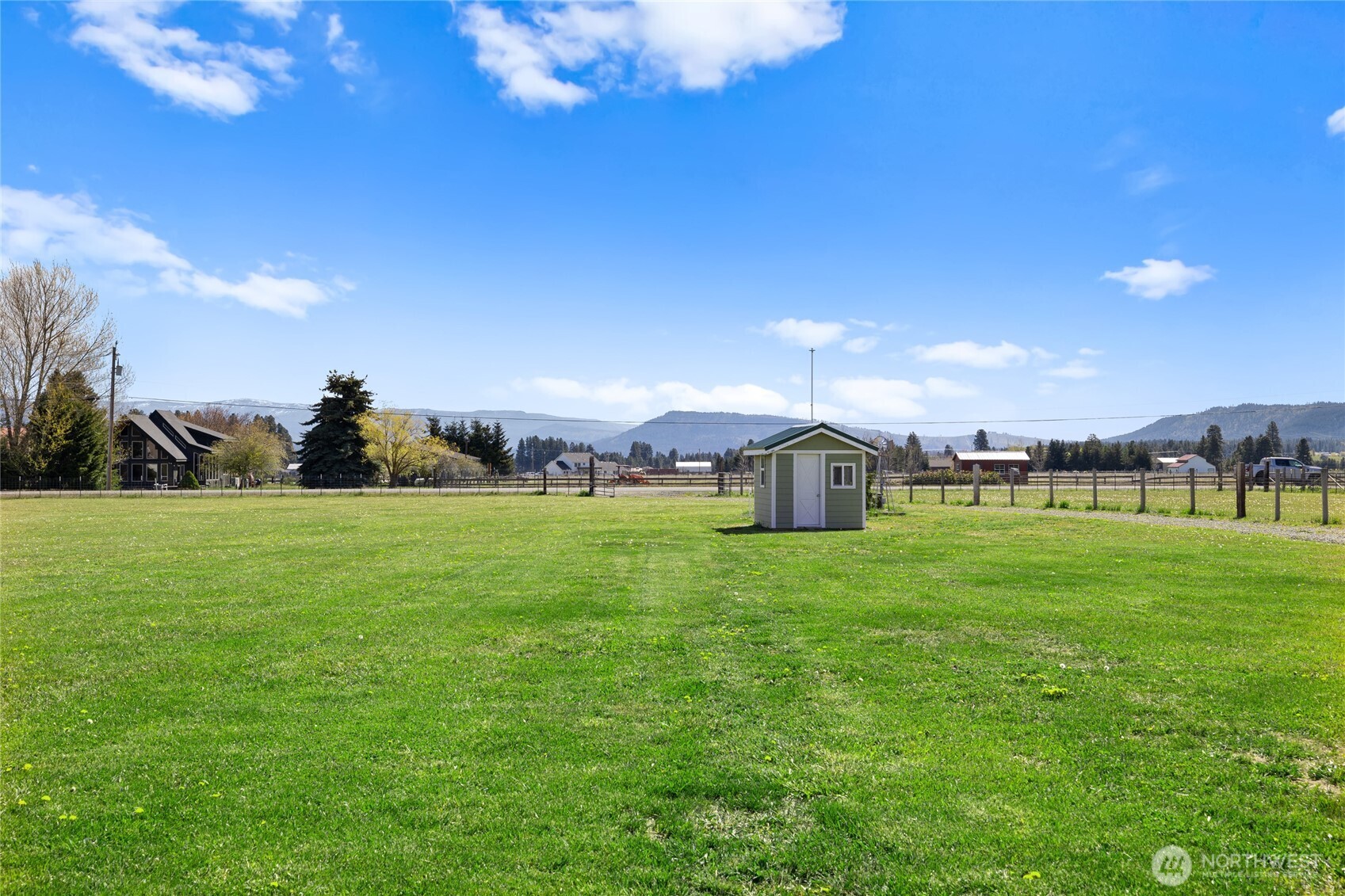 491 Pease Road Cle Elum, WA 98922 - Photo 35 of 38 a view of a house with a big yard