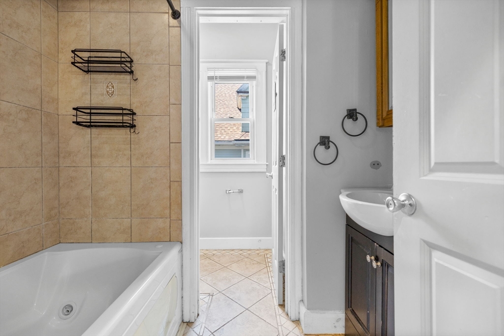 113 Lonsdale Street, Unit 2 Boston, MA 02124 - Photo 15 of 21