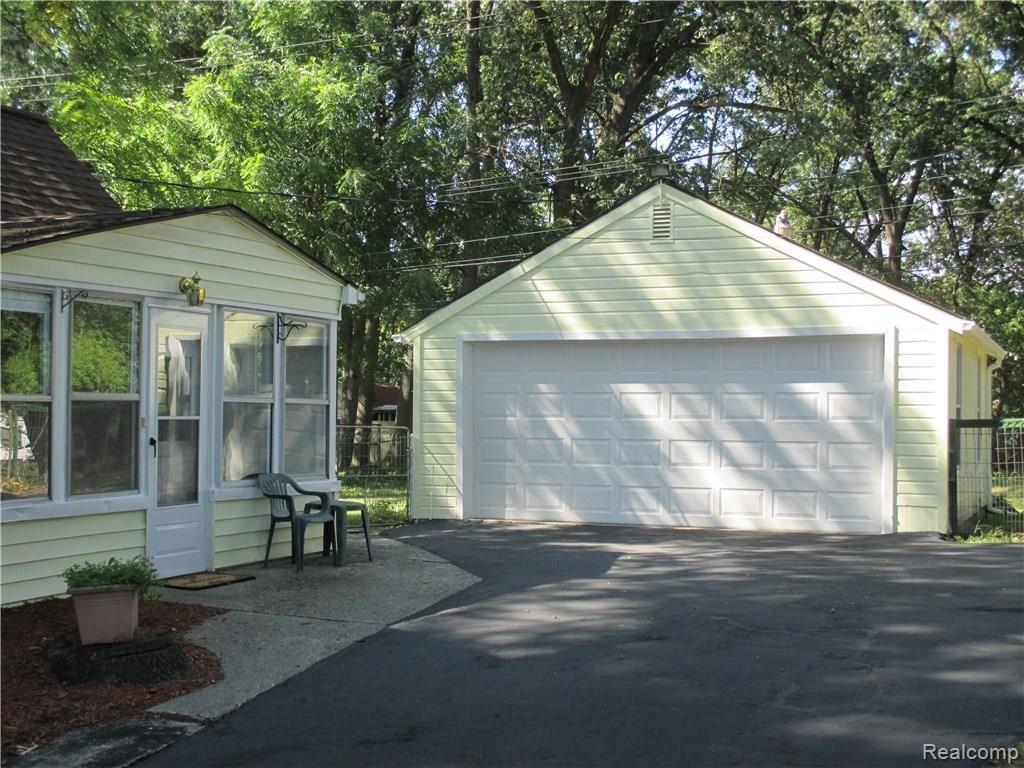 25244 Wick Road Taylor, MI 48180 - Photo 2 of 18 IMG_3664.JPG