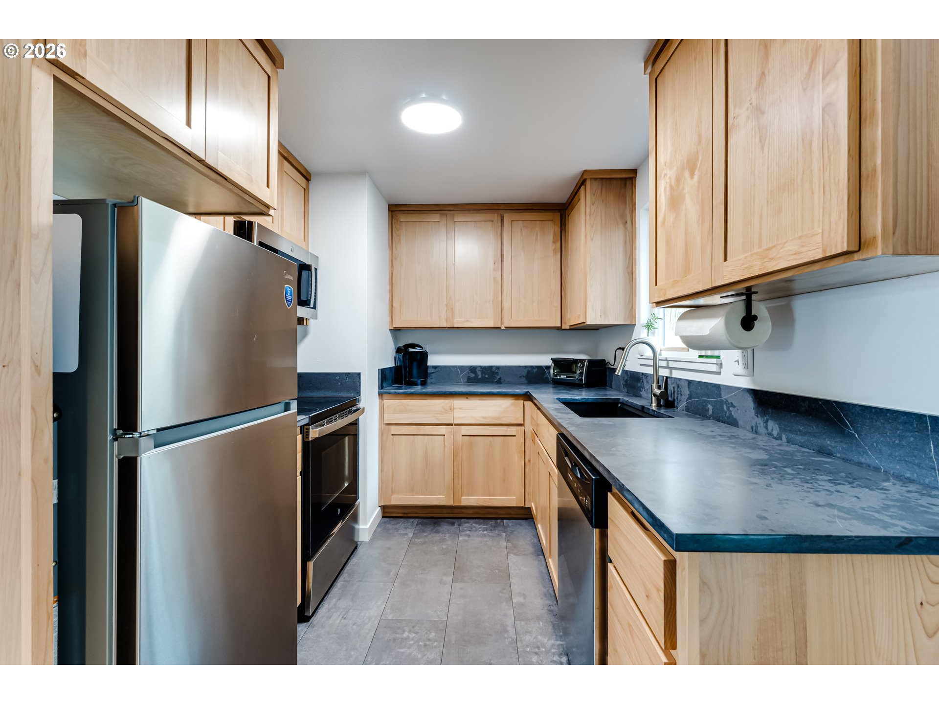 328 Dean Avenue Eugene, OR 97404 - Photo 16 of 25 Kitchen