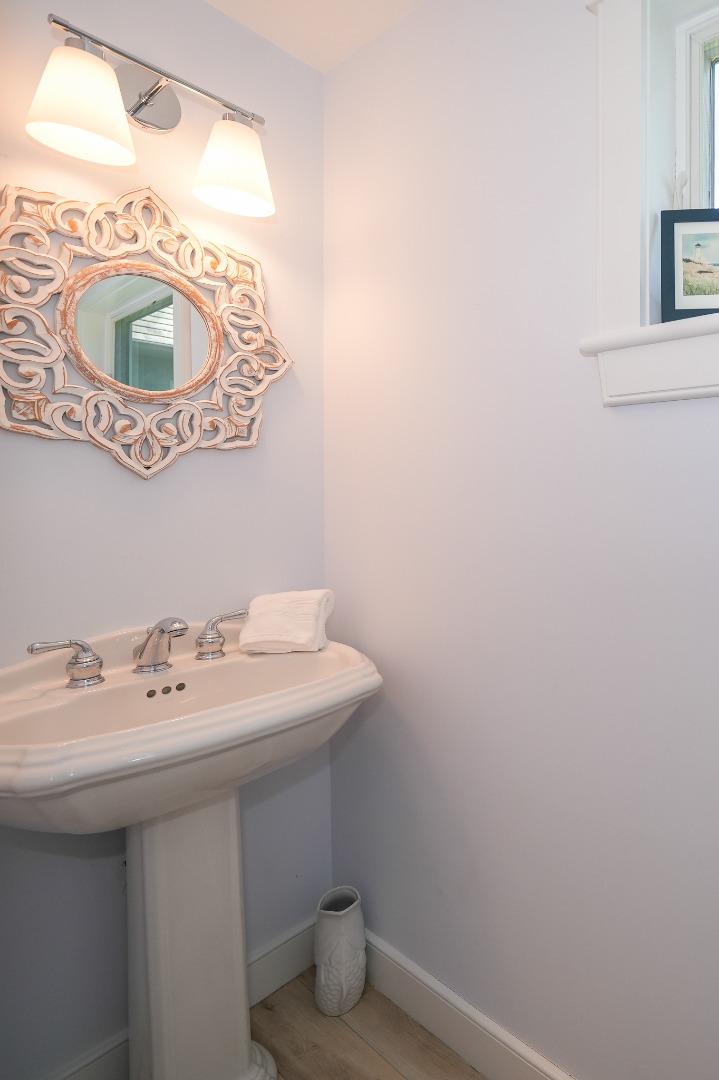 36 R Pulpit Rock Road Oak Bluffs, MA 02557 - Photo 23 of 56 Powder Room!