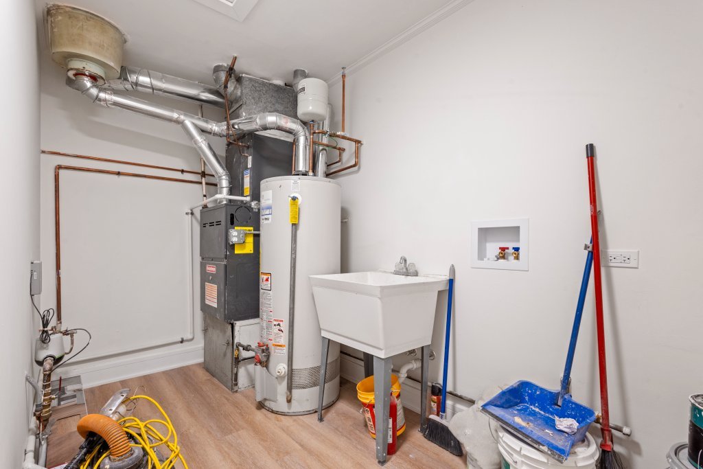 8330 45th Street Lyons, IL 60534 - Photo 23 of 26 a view of a room with gym equipment