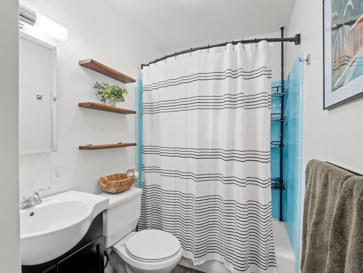 2980 Olive Street Selma, CA 93662 - Photo 6 of 35 Vintage meets modern in this hall bathroom