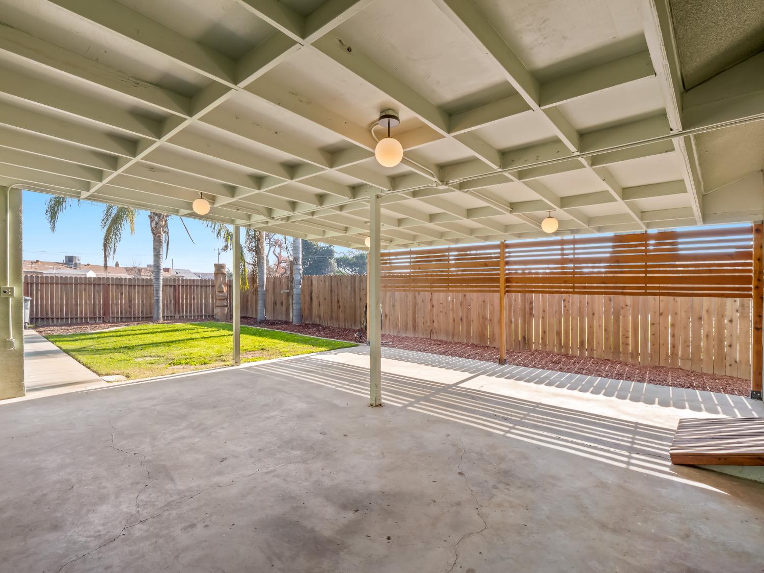2980 Olive Street Selma, CA 93662 - Photo 10 of 35 Back covered patio