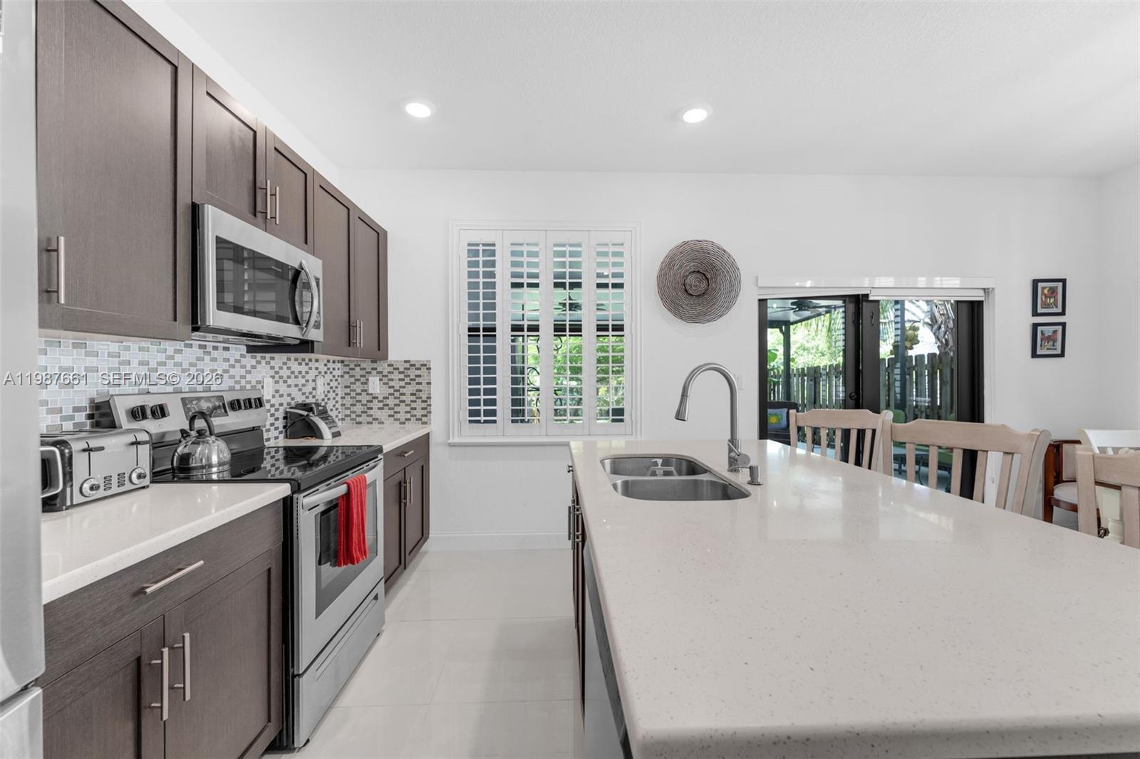 25034 Southwest 107th Court Homestead, FL 33032 - Photo 6 of 32