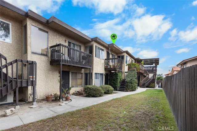 $400,000 | 2150 Ohio Avenue, Unit E, Signal Hill, CA 90755