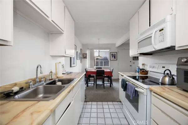 $400,000 | 2150 Ohio Avenue, Unit E, Signal Hill, CA 90755