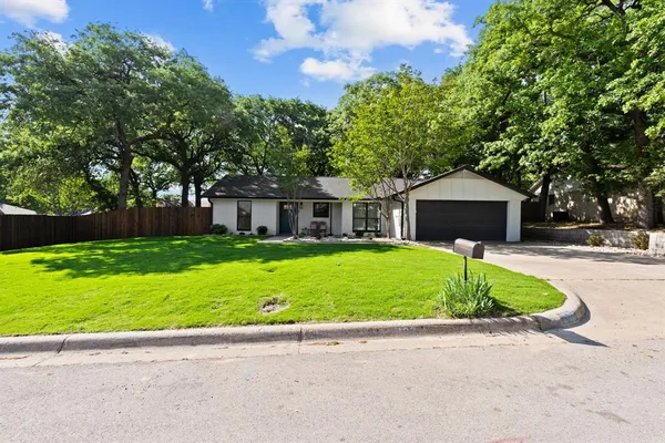 $389,900 | 103 Camelot Drive, Weatherford, TX 76086