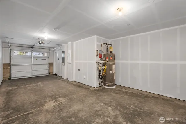 $3,295 | 15613 Admiralty Way, Unit B1, Lynnwood, WA 98087