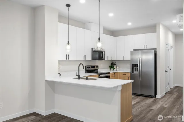 $3,295 | 15613 Admiralty Way, Unit B1, Lynnwood, WA 98087