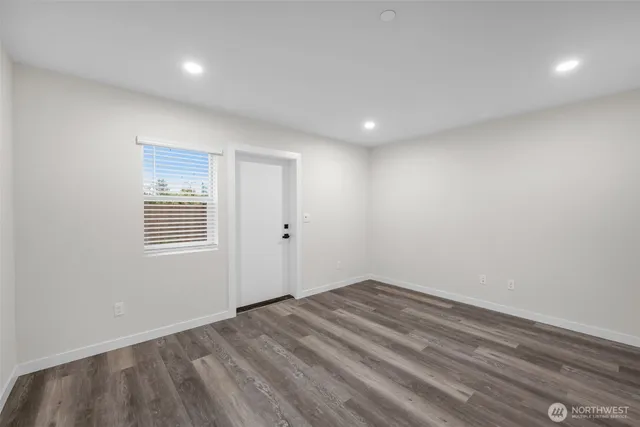 $3,295 | 15613 Admiralty Way, Unit B1, Lynnwood, WA 98087