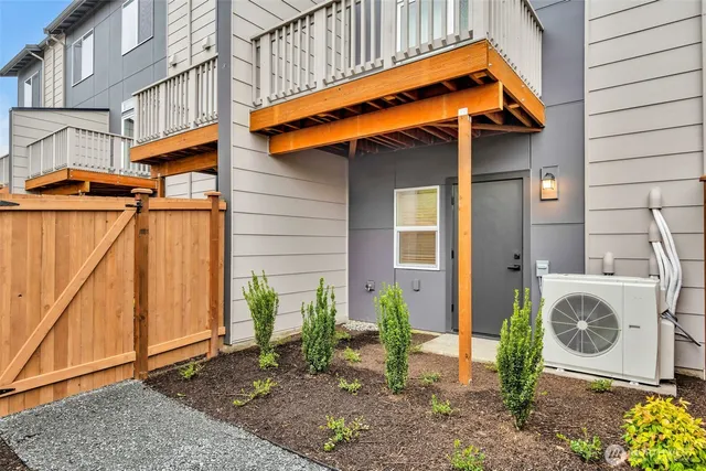 $3,295 | 15613 Admiralty Way, Unit B1, Lynnwood, WA 98087