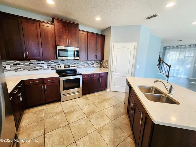 $2,350 | 99 Bush Place, St. Johns, FL 32259