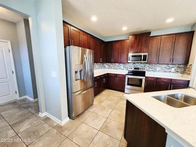 $2,350 | 99 Bush Place, St. Johns, FL 32259