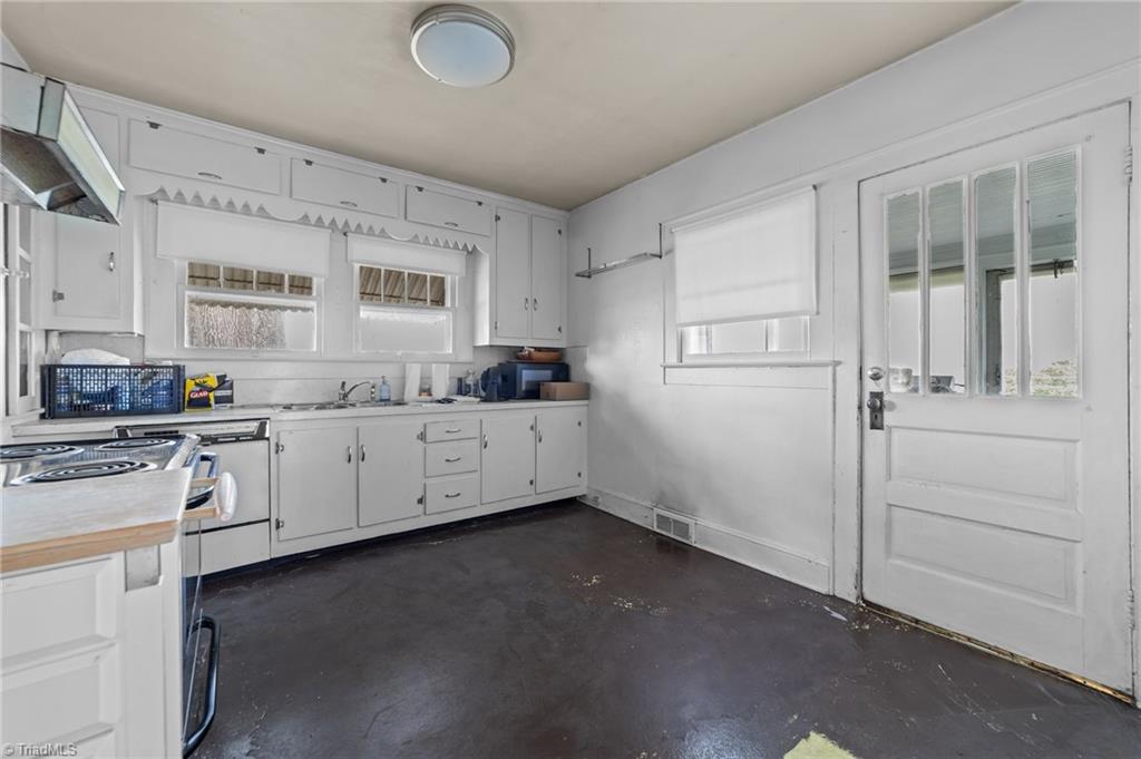 313 East King Street King, NC 27021 - Photo 22 of 30