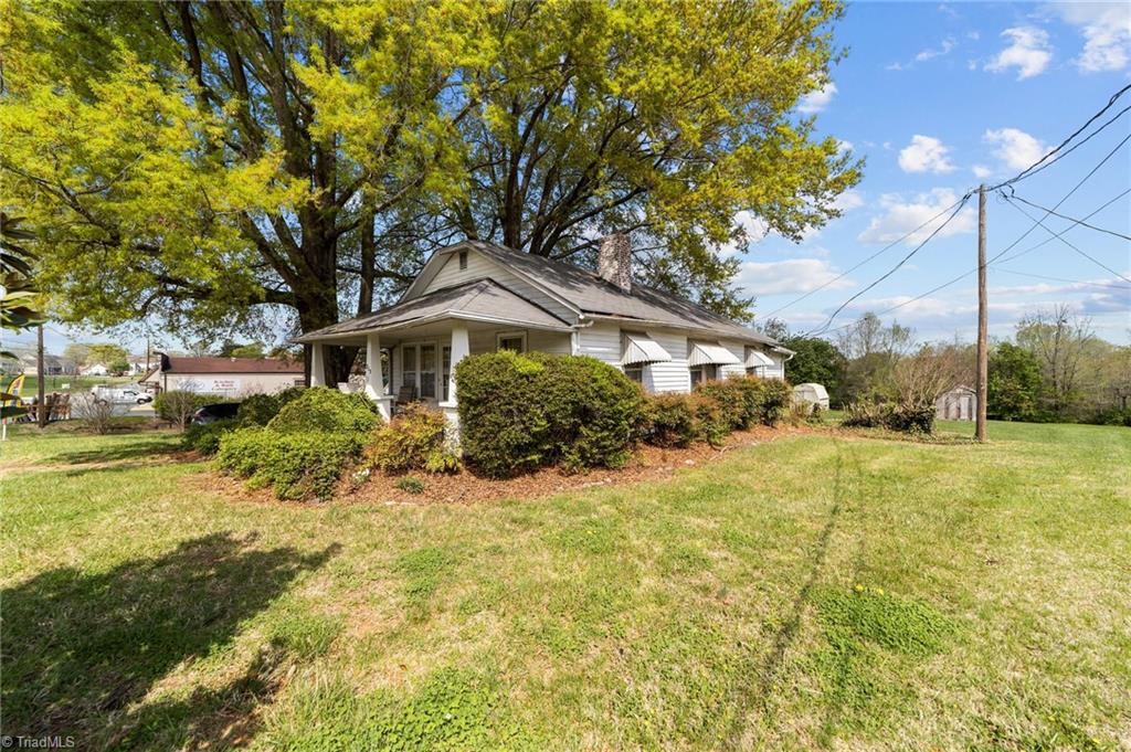 313 East King Street King, NC 27021 - Photo 5 of 30