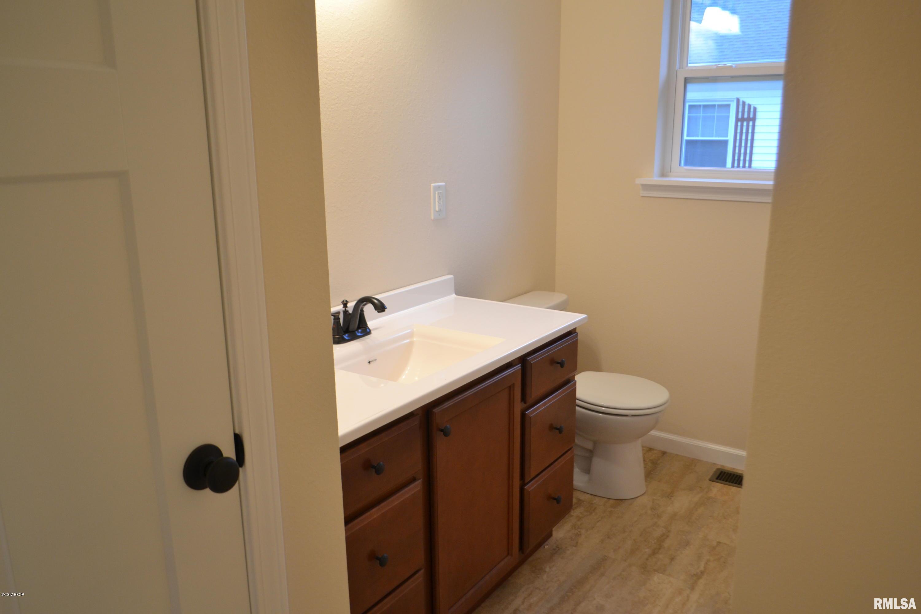 124 East 4th Street Flora, IL 62839 - Photo 13 of 14 Gallery Image 13