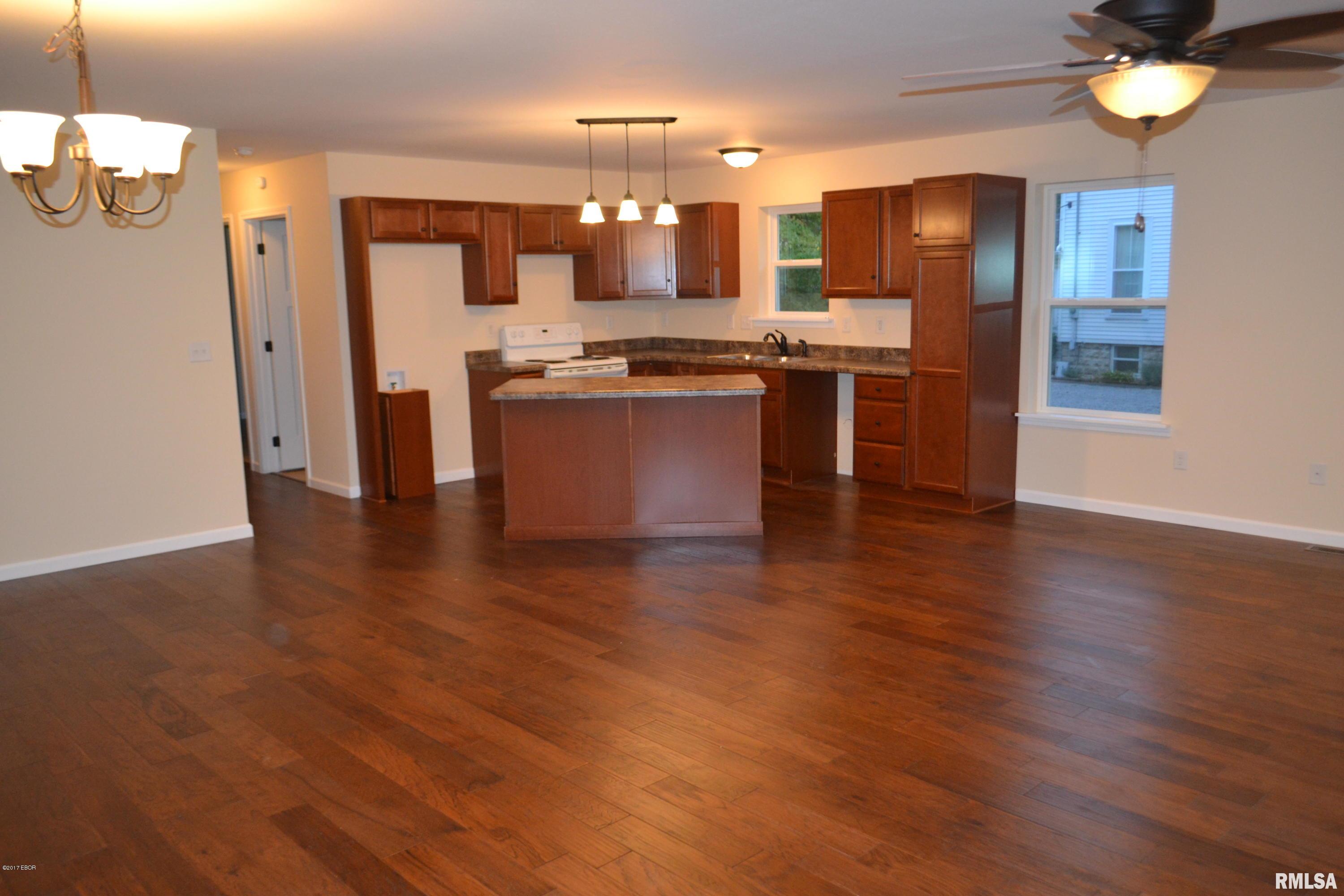 124 East 4th Street Flora, IL 62839 - Photo 4 of 14 Gallery Image 4