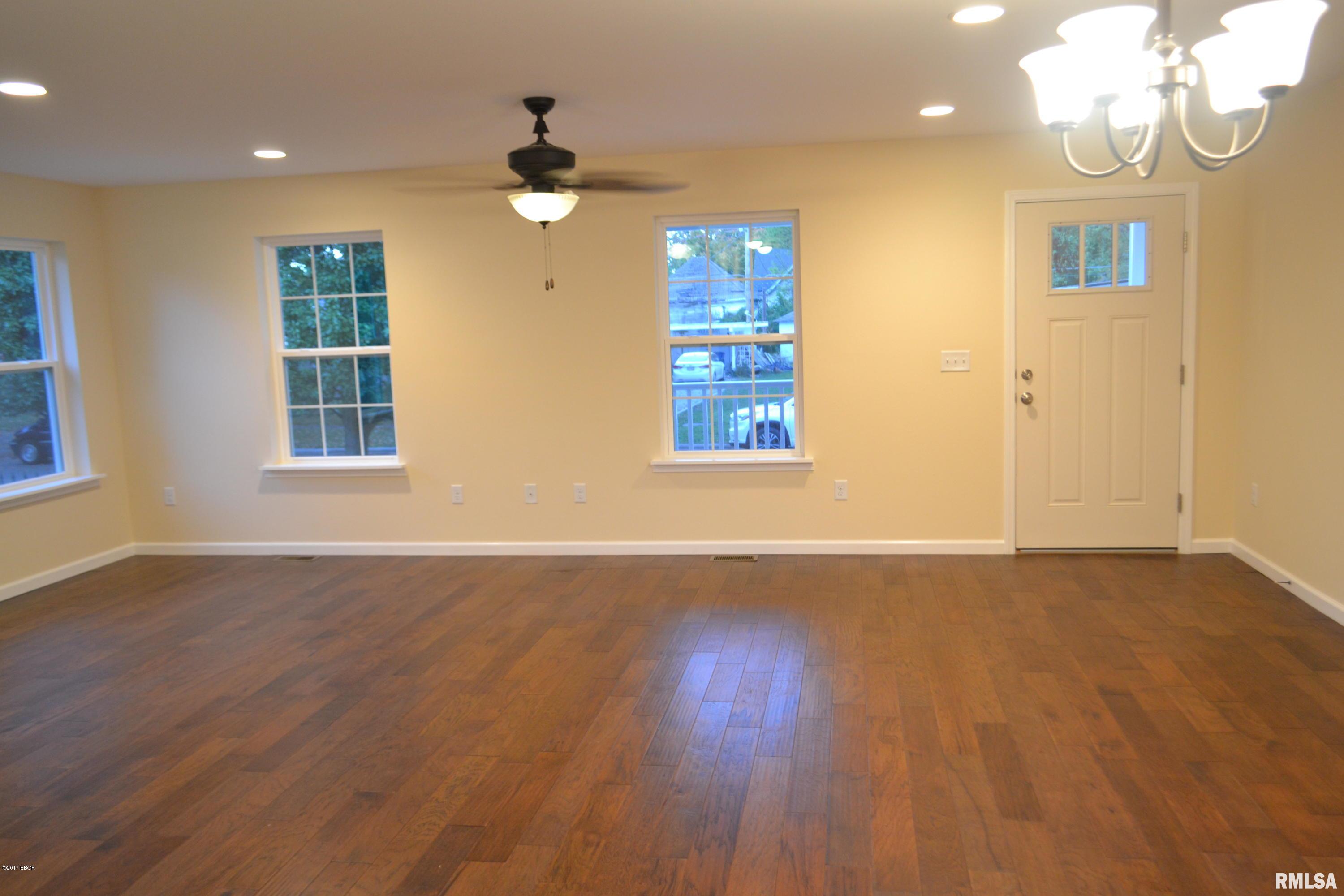 124 East 4th Street Flora, IL 62839 - Photo 8 of 14 Gallery Image 8