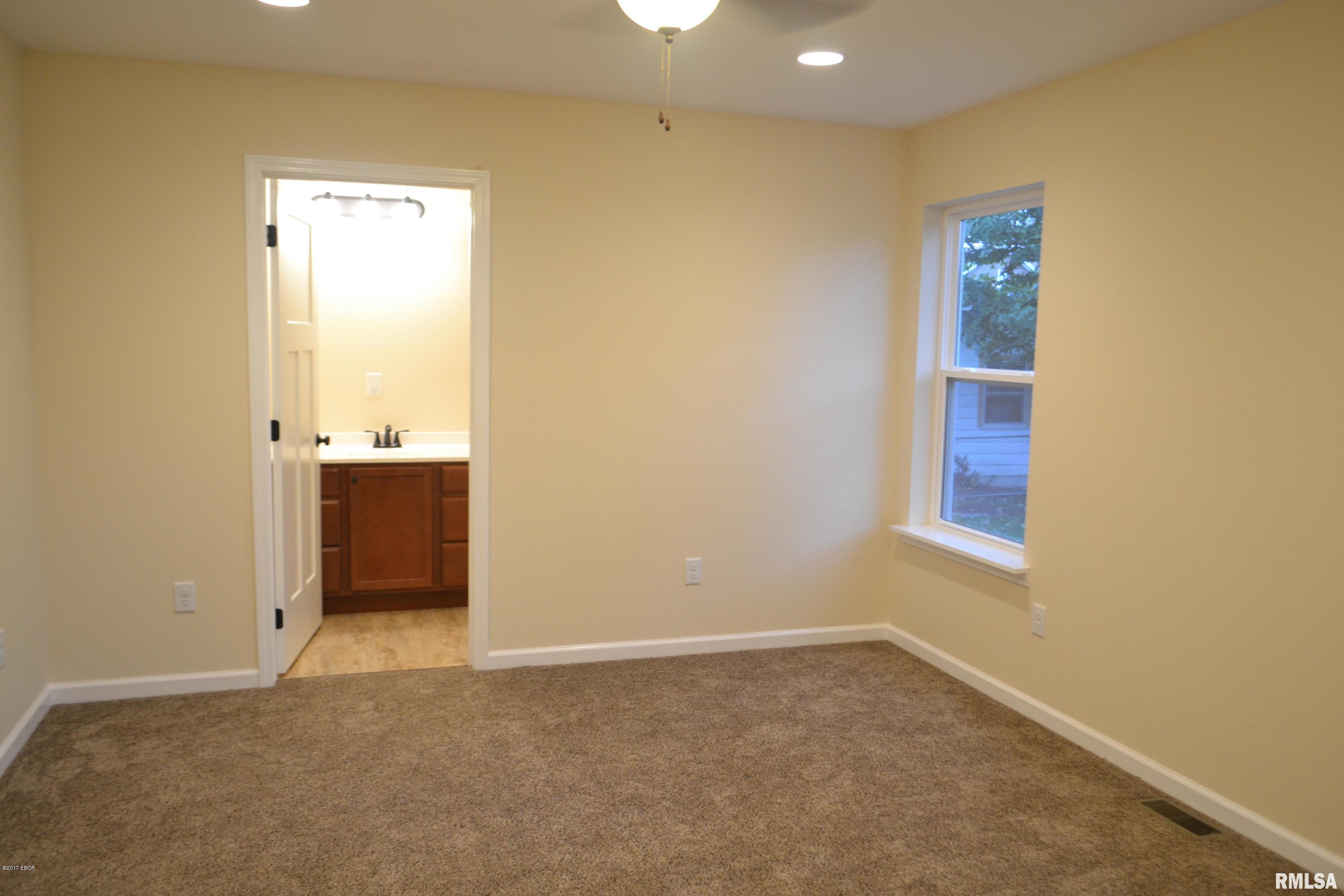 124 East 4th Street Flora, IL 62839 - Photo 9 of 14 Gallery Image 9