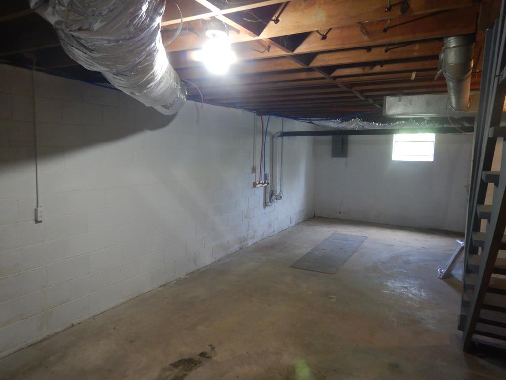 403 Hilltown Road Fries, VA 24330 - Photo 25 of 36 Gallery Image 25