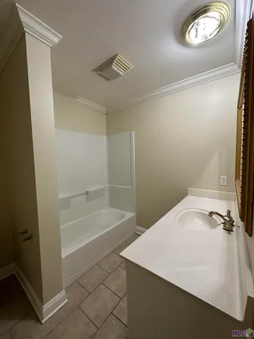 $1,000 | Undisclosed Address, Baton Rouge, LA 70801