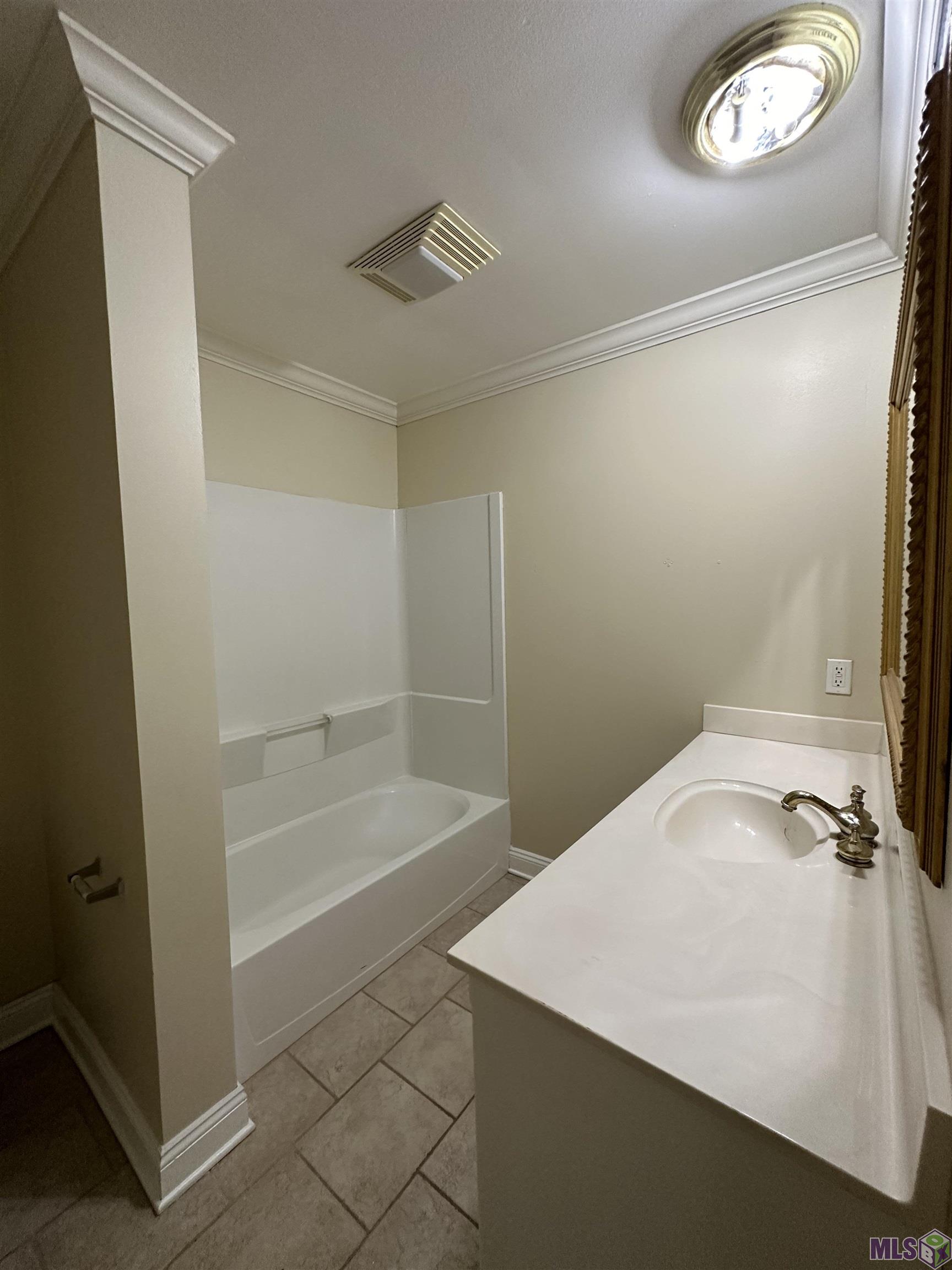 136 3rd Street, Unit B Baton Rouge, LA 70801 - Photo 4 of 11