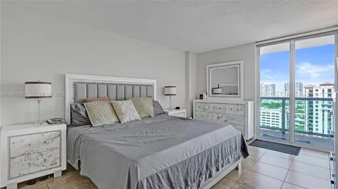 $445,000 | 100 Bayview Drive, Unit 1931, Sunny Isles Beach, FL 33160