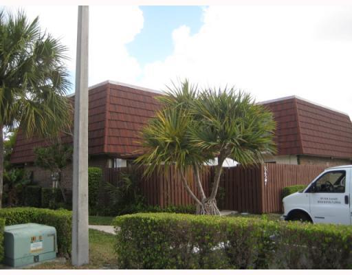 8427 Boca Rio Drive, Unit 128 Boca Raton, FL 33433 - Photo 1 of 7 Primary Photo